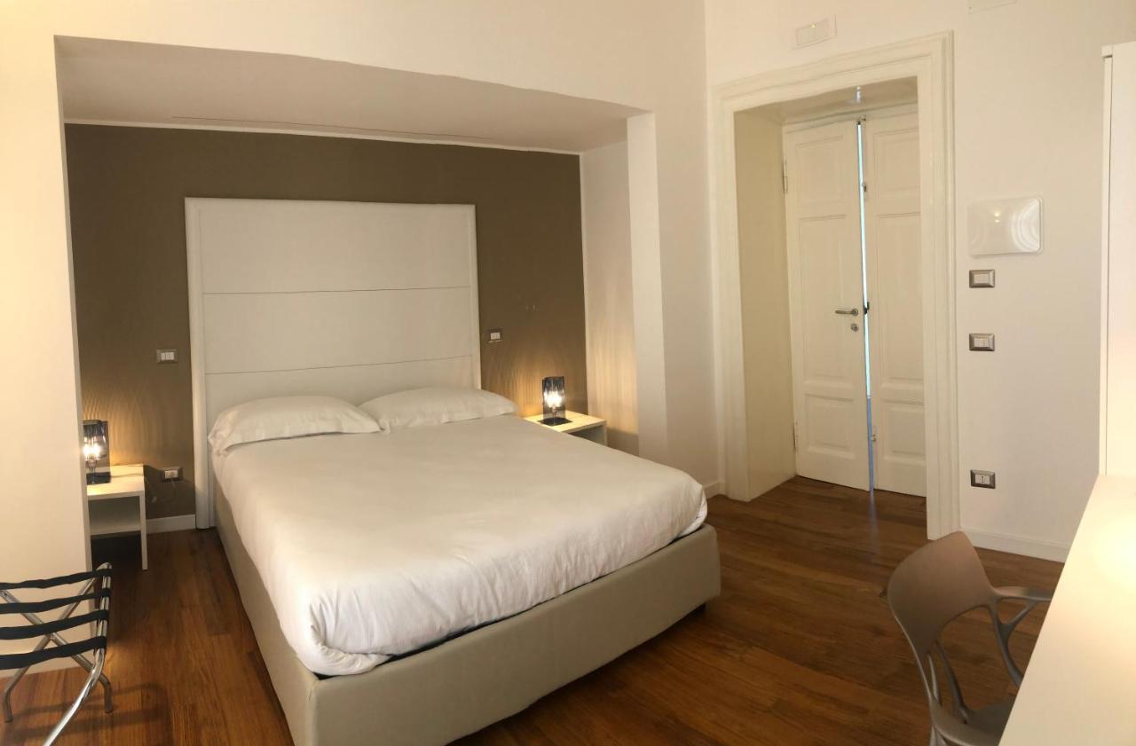 Lo Schiaccianoci B&B Taranto Exterior foto
